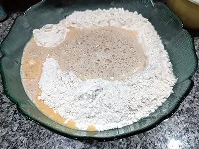 momento em que o fermento é junto aos outros ingredientes