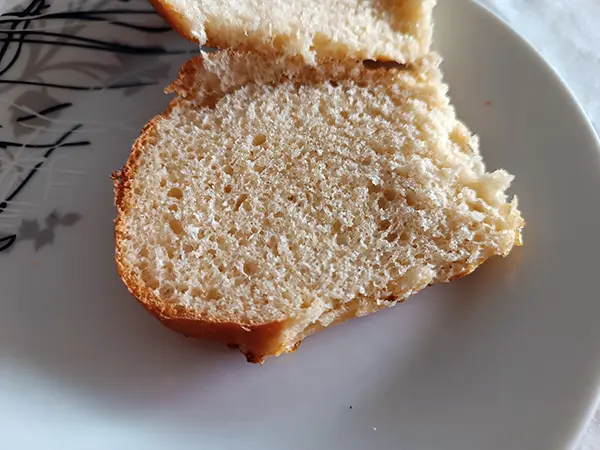 miolo fofo do pão de leite caseiro 