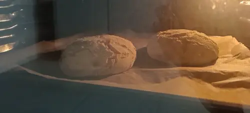 broas de milho a cozer no forno caseiro